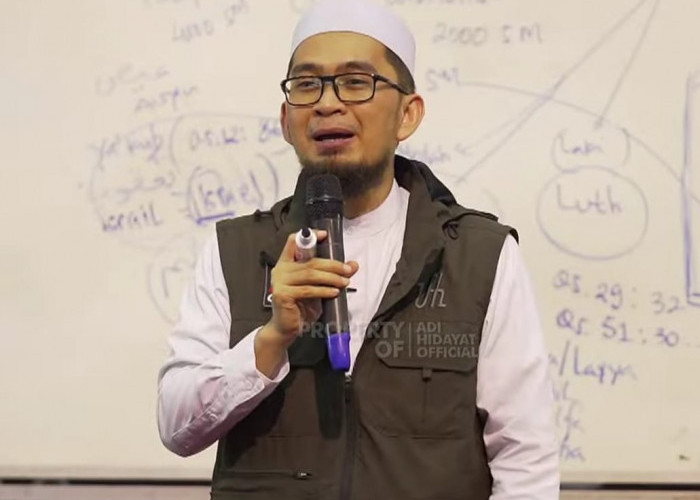 Ustadz Adi Hidayat Bagikan Tips Istiqomah Dalam Beribadah