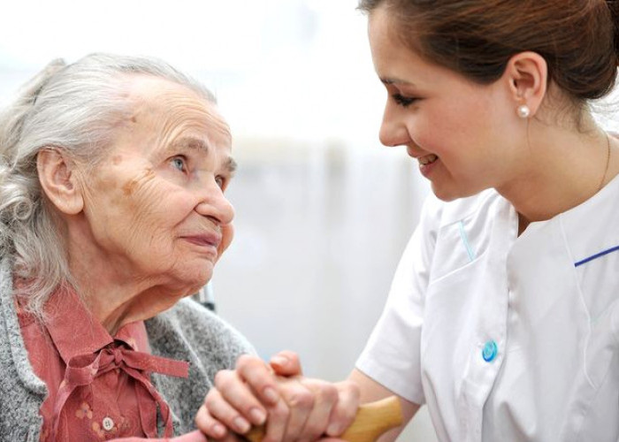  Lansia Tanpa Gigi Tetap Bisa Sehat, Ini 5 Makanan Pilihannya