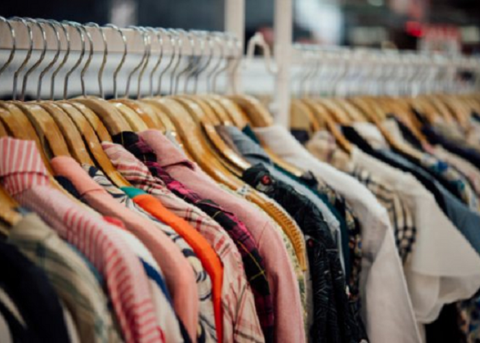 Tips Sukses Berbisnis Pakaian Bekas: Mulai Dari Sourcing Hingga Meningkatkan Penjualan