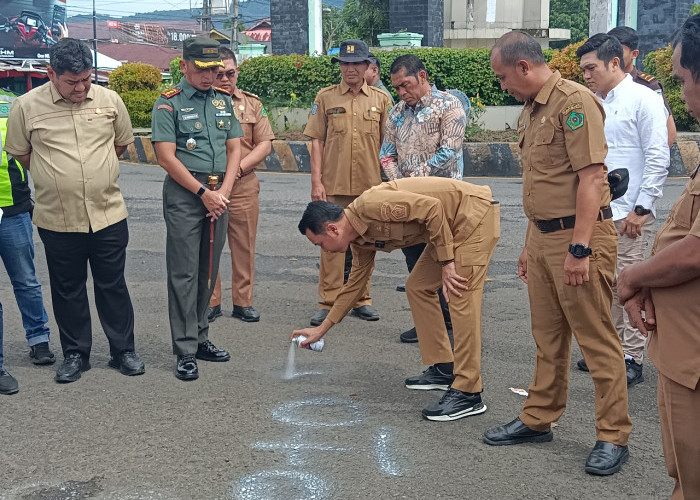 Bupati Langsungkan Titik Nol, Perbaikan Jalan S Sukowati Dimulai