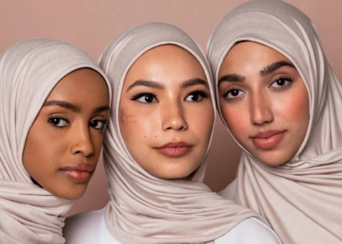 Tips Memilih Warna Jilbab untuk Tampilan Wajah yang Cerah dan Memukau