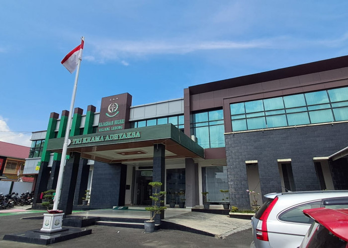  BREAKINGNEWS: Mantan Bupati Rejang Lebong Diperiksa Jaksa Soal Kasus Ini