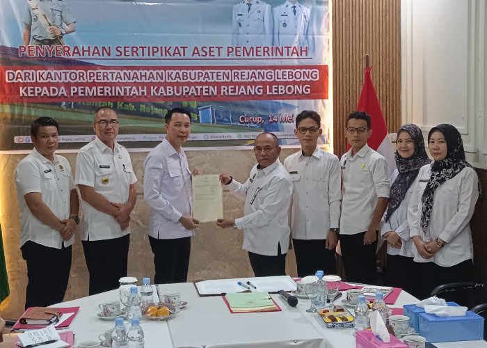 Terima 45 Sertifikat Aset Pemkab dari BPN, Bupati : Upaya Penertiban Aset Milik Daerah