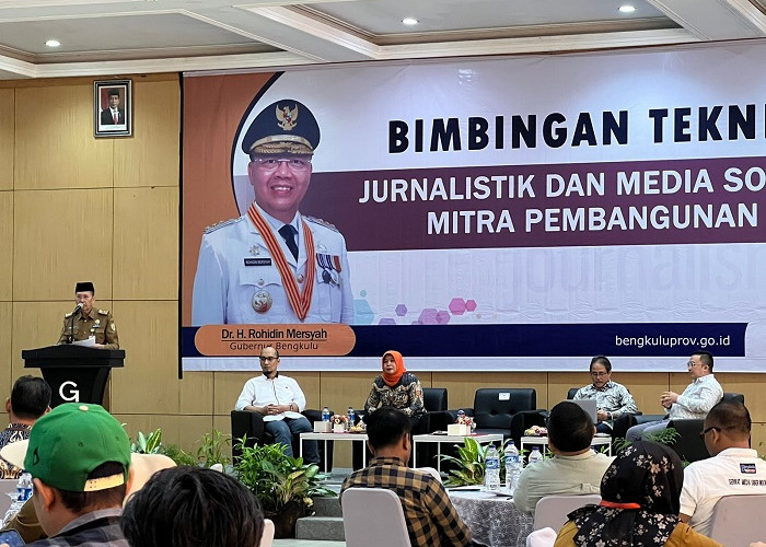 Sekda Provinsi Bengkulu Buka Bimtek Jurnalistik dan Medsos Mitra Pembanguan Provinsi Bengkulu 