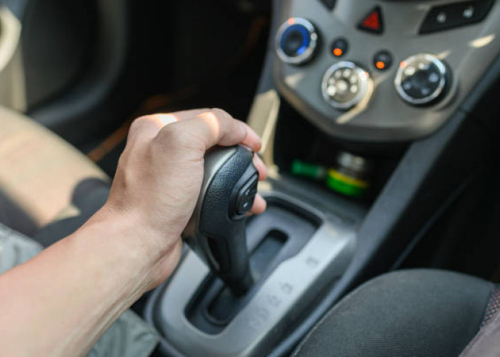 Kebiasaan yang Bikin Power Steering Mobil Cepat Rusak