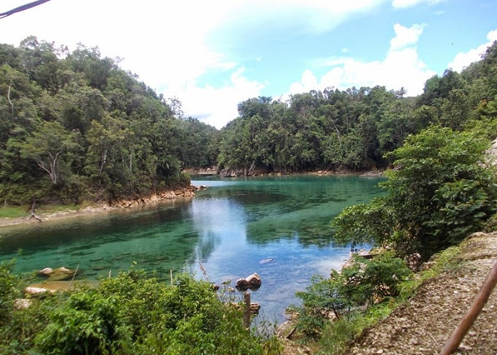Danau Ayamaru Keindahan Tersembunyi di Papua Barat