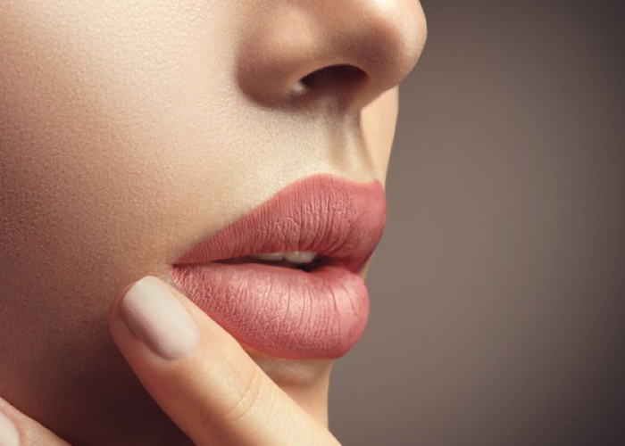 Tips dan Trik: Cara Agar Lipstik Tahan Lama Sepanjang Hari