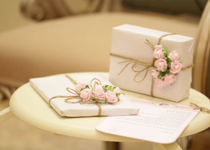 Kado untuk Undangan Pernikahan Teman: Tips Memilih Hadiah yang Tepat dan Bermakna