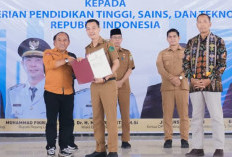 BPN Rejang Lebong Serahkan Sertipikat Penting Bagi Dunia Pendidikan, Dapat Pujian Wamen Dikti