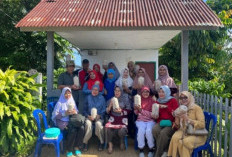 Inisiasi Usaha Ekonomi Produktif Melalui Budidaya Jamur Tiram di RT 11/RT 03 Perumnas UNIB