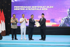  Menteri Nusron Serahkan Sertipikat Hak Pakai untuk Lemhannas RI